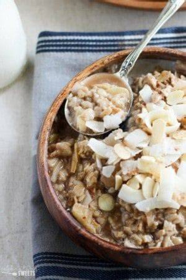 Coconut Oatmeal with Chai Spice